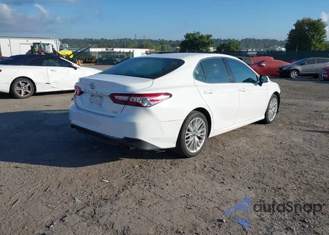 2018 Toyota Camry Xle z USA, uszkodzony, nr VIN 4T1B11HK9JU024045